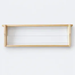 Medus Telpas Rāmis ir salikts un pārklāts ar 3 vadiem ar cilpām, izmēri ir 470x145x35.